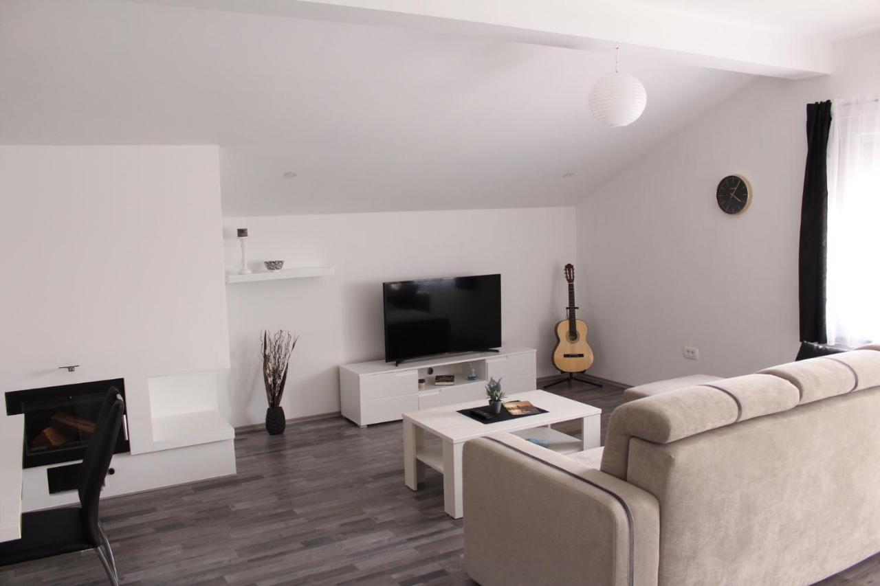 Top Floor Apartment Zara Esterno foto