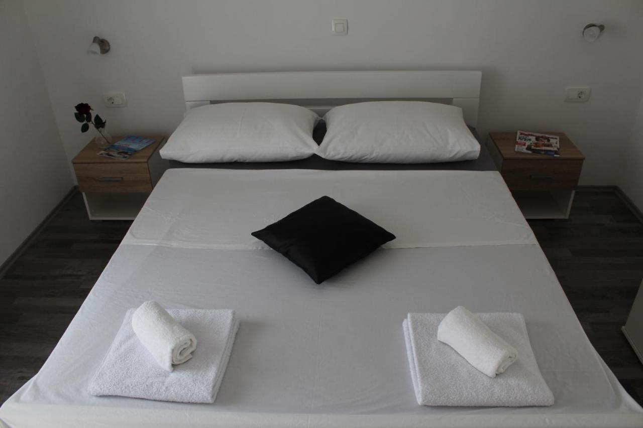 Top Floor Apartment Zara Esterno foto