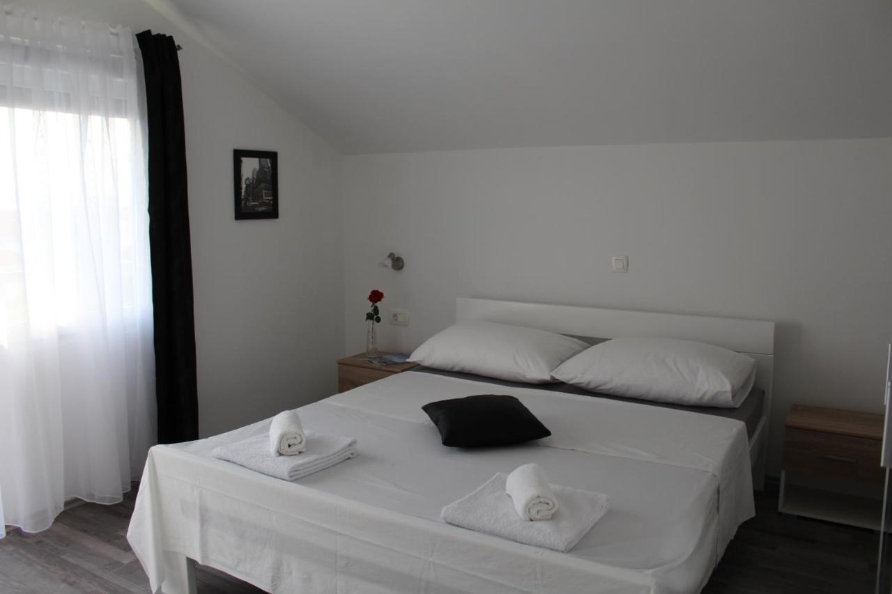 Top Floor Apartment Zara Esterno foto